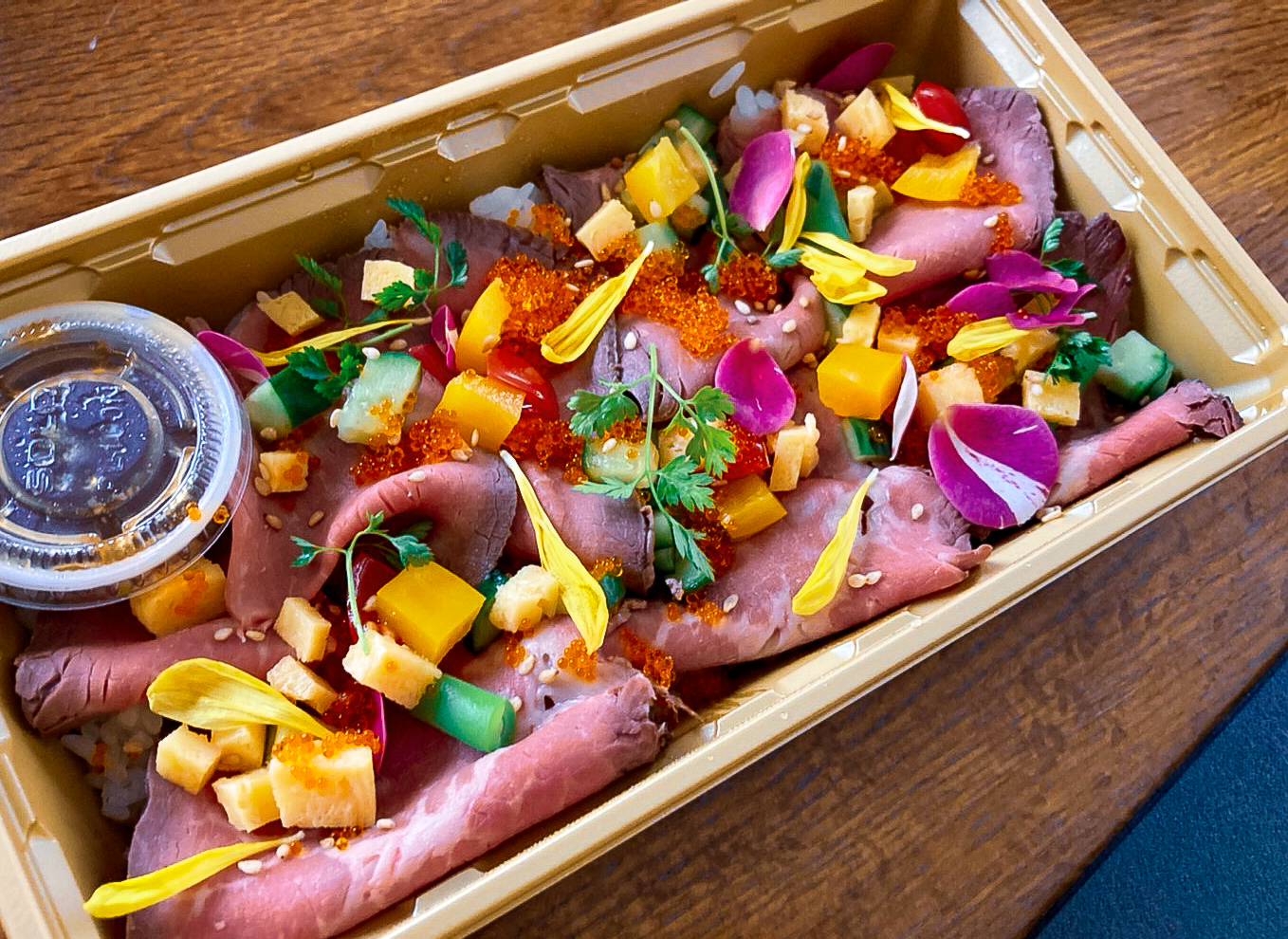 ぽんぽこの湯の限定メニュー「肉バラ寿司」