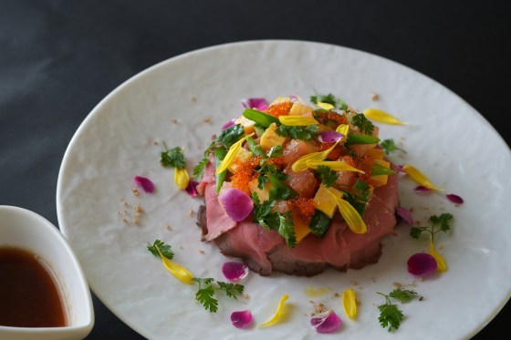 ぽんぽこの湯の「Bistro Kuu監修 肉バラ寿司」